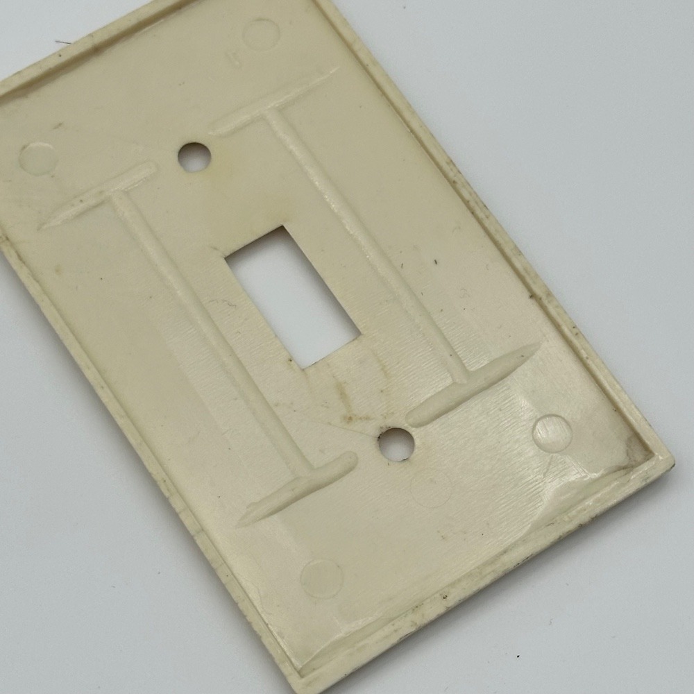 Lot of 7 Switch and Outlet Plate Covers Metal Mulberry brand and Plastic - Picture 7 of 10